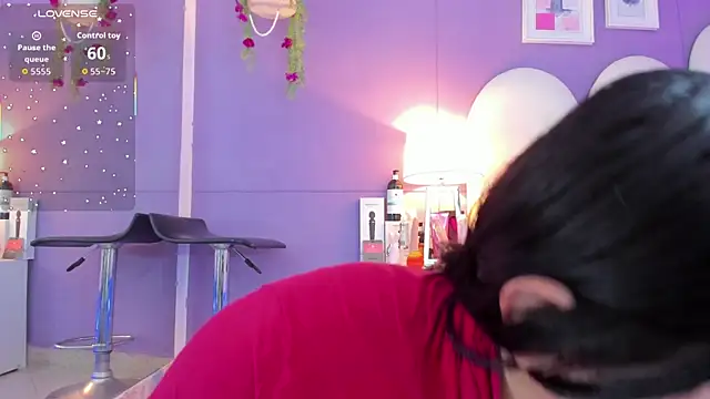 my aleja  online show from 11/16/25, 02:44