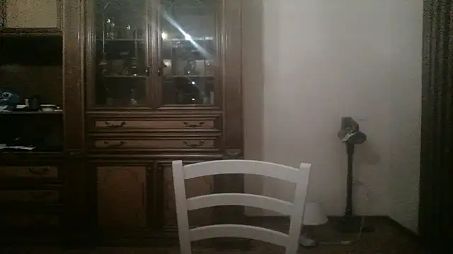 Snapshot of SarettaB90 chatting on 12/21/25, 09:55 SarettaB90 online show from 12/21/25, 09:55