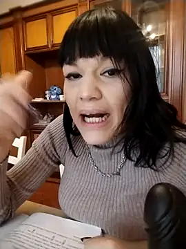 Snapshot of SarettaB90 chatting on 01/16/26, 01:48 SarettaB90 online show from 01/16/26, 01:48