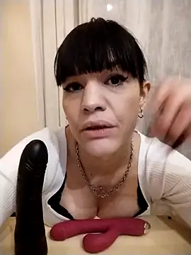 Snapshot of SarettaB90 chatting on 02/09/26, 10:25 SarettaB90 online show from 02/09/26, 10:25