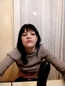 Snapshot of SarettaB90 chatting on 02/10/26, 10:03 SarettaB90 online show from 02/10/26, 10:03