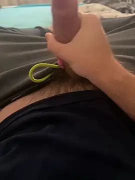 Snapshot of FrequentFew chatting on 02/13/26, 02:57 FrequentFew online show from 02/13/26, 02:57