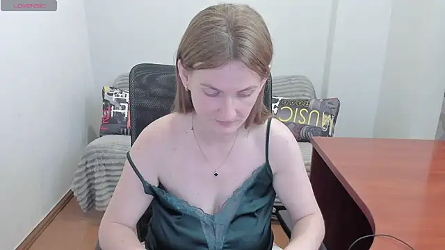 Snapshot of Alisha_Skyes chatting on 06/12/26, 05:45 Alisha Skyes online show from 06/12/26, 05:45