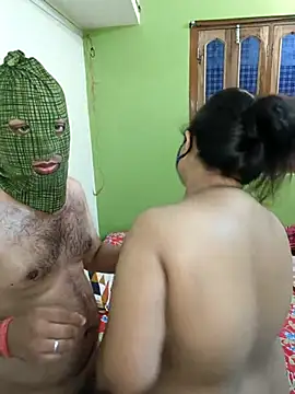 Snapshot of SwatiCam chatting on 09/30/25, 05:18 SwatiCam online show from 09/30/25, 05:18