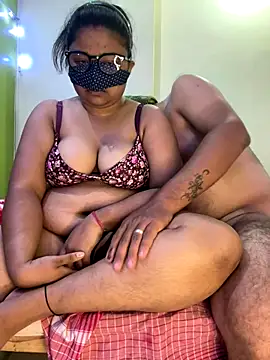 Snapshot of SwatiCam chatting on 11/08/25, 07:34 SwatiCam online show from 11/08/25, 07:34