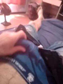 Snapshot of pauzaogrande1 chatting on 11/15/25, 02:35 pauzaogrande1 online show from 11/15/25, 02:35