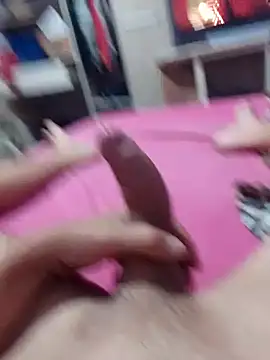 Snapshot of pauzaogrande1 chatting on 12/14/25, 08:52 pauzaogrande1 online show from 12/14/25, 08:52