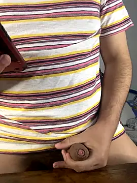 Snapshot of juanortiz8k chatting on 10/26/25, 04:07 juanortiz8k online show from 10/26/25, 04:07