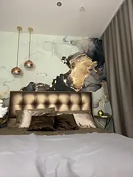 Snapshot of MiraXS chatting on 03/08/26, 10:13 MiraXS online show from 03/08/26, 10:13