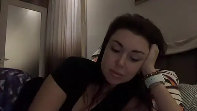 Snapshot of Gilin1 chatting on 11/03/25, 07:37 Gilin1 online show from 11/03/25, 07:37