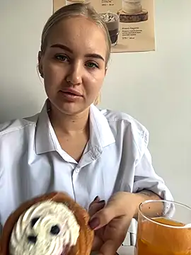 Snapshot of CandyVice chatting on 11/01/25, 08:16 CandyVice online show from 11/01/25, 08:16