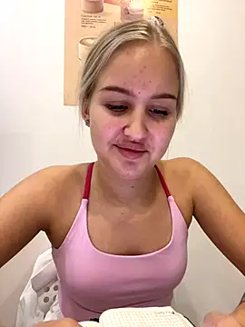 Snapshot of CandyVice chatting on 11/29/25, 05:05 CandyVice online show from 11/29/25, 05:05