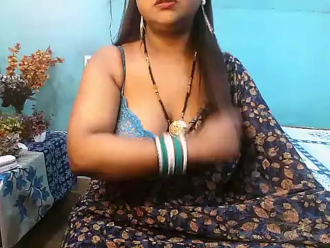 Snapshot of PREETI_BABY chatting on 10/28/25, 06:06 PREETI BABY online show from 10/28/25, 06:06