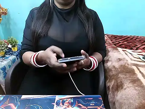 Snapshot of PREETI_BABY chatting on 11/20/25, 04:23 PREETI BABY online show from 11/20/25, 04:23