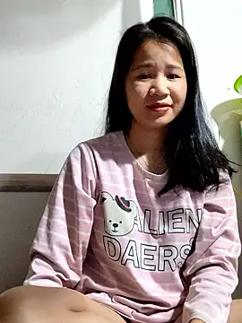 Snapshot of Maria2299 chatting on 12/18/25, 07:42 Maria2299 online show from 12/18/25, 07:42