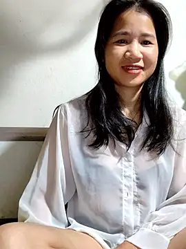 Snapshot of Maria2299 chatting on 12/22/25, 07:44 Maria2299 online show from 12/22/25, 07:44