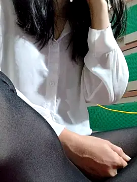 Snapshot of Maria2299 chatting on 01/12/26, 09:09 Maria2299 online show from 01/12/26, 09:09