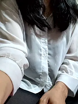 Snapshot of Maria2299 chatting on 01/16/26, 07:07 Maria2299 online show from 01/16/26, 07:07