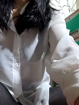 Snapshot of Maria2299 chatting on 01/18/26, 10:24 Maria2299 online show from 01/18/26, 10:24