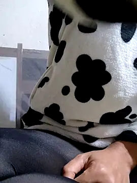 Snapshot of Maria2299 chatting on 01/31/26, 09:35 Maria2299 online show from 01/31/26, 09:35