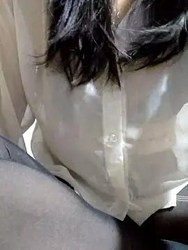 Snapshot of Maria2299 chatting on 02/14/26, 04:37 Maria2299 online show from 02/14/26, 04:37