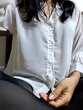 Snapshot of Maria2299 chatting on 02/15/26, 11:45 Maria2299 online show from 02/15/26, 11:45