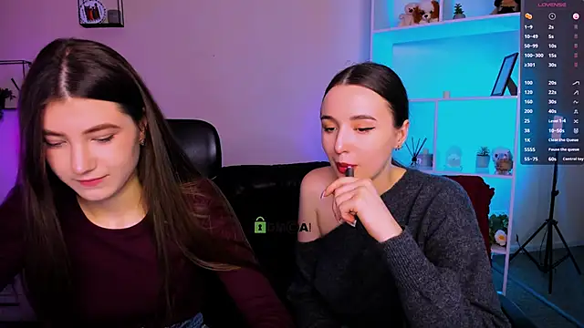 Snapshot of lissa_night chatting on 11/14/25, 12:37 lissa night online show from 11/14/25, 12:37