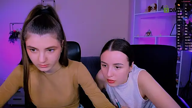 Snapshot of lissa_night chatting on 11/18/25, 03:05 lissa night online show from 11/18/25, 03:05