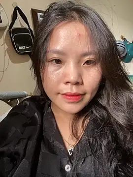 Snapshot of Bella_7777 chatting on 09/15/25, 07:30 Bella 7777 online show from 09/15/25, 07:30