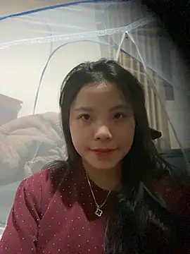 Snapshot of Bella_7777 chatting on 09/17/25, 05:14 Bella 7777 online show from 09/17/25, 05:14