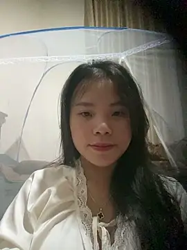 Snapshot of Bella_7777 chatting on 09/20/25, 02:18 Bella 7777 online show from 09/20/25, 02:18