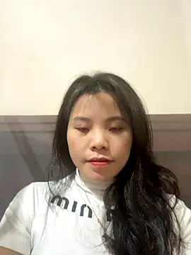 Snapshot of Bella_7777 chatting on 10/01/25, 01:17 Bella 7777 online show from 10/01/25, 01:17