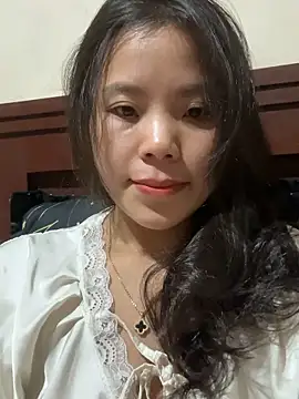 Snapshot of Bella_7777 chatting on 10/08/25, 02:25 Bella 7777 online show from 10/08/25, 02:25