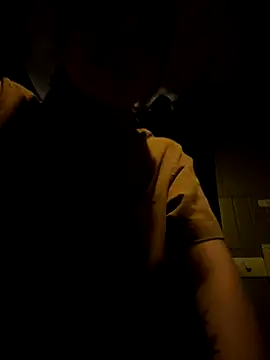 Snapshot of Bella_7777 chatting on 10/10/25, 04:44 Bella 7777 online show from 10/10/25, 04:44