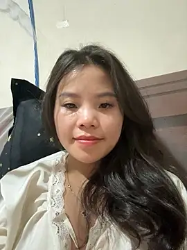 Snapshot of Bella_7777 chatting on 10/16/25, 06:20 Bella 7777 online show from 10/16/25, 06:20