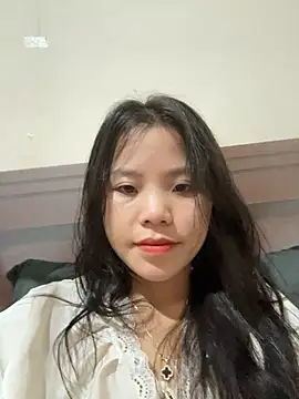 Snapshot of Bella_7777 chatting on 10/25/25, 03:29 Bella 7777 online show from 10/25/25, 03:29