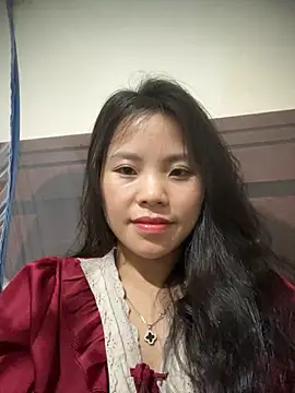 Snapshot of Bella_7777 chatting on 11/16/25, 04:01 Bella 7777 online show from 11/16/25, 04:01