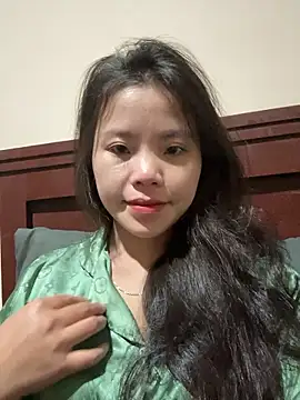 Snapshot of Bella_7777 chatting on 01/13/26, 02:22 Bella 7777 online show from 01/13/26, 02:22