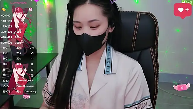 HanaYourlove online show from 04/12/26, 11:37