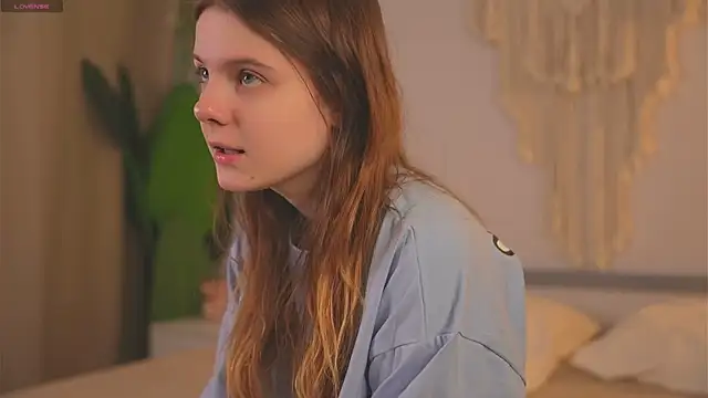 Snapshot of Lu__Lane chatting on 10/09/25, 07:50 Lu Lane online show from 10/09/25, 07:50