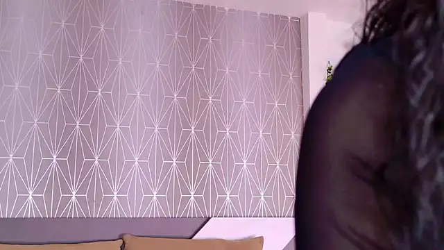 Snapshot of Celine_Lee chatting on 10/30/25, 05:35 Celine Lee online show from 10/30/25, 05:35