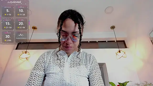 Hanna Cornee  online show from 12/16/25, 01:38