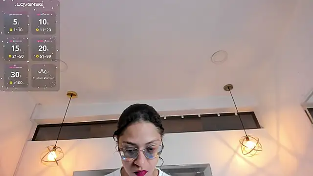 Hanna Cornee  online show from 01/07/26, 01:35