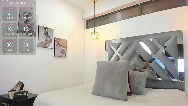 Hanna Cornee  online show from 01/13/26, 11:59