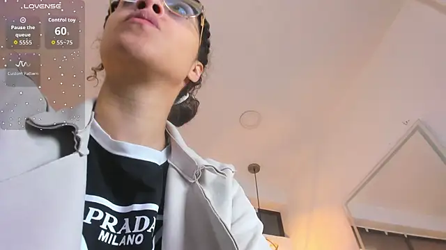 Hanna Cornee  online show from 01/16/26, 12:42