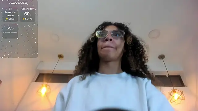 Hanna Cornee  online show from 02/02/26, 12:26