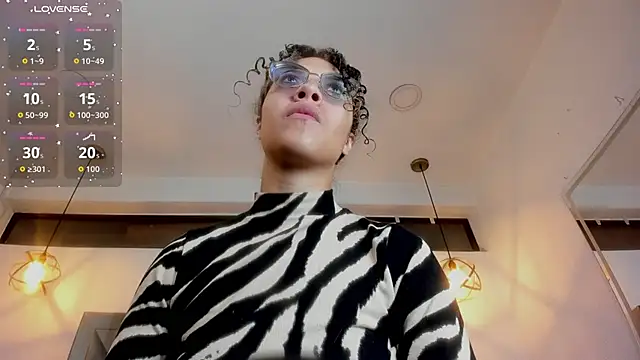 Hanna Cornee  online show from 02/04/26, 01:39