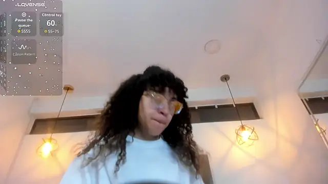 Hanna Cornee  online show from 02/12/26, 12:11