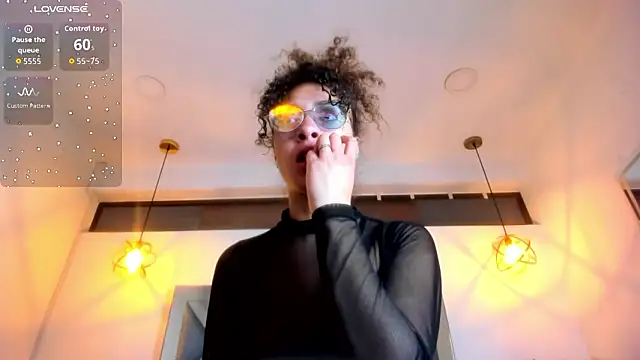 Hanna Cornee  online show from 02/21/26, 01:23