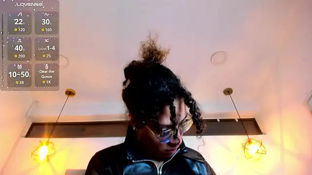 Hanna Cornee  online show from 02/23/26, 12:24